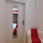 Albergue Living In The Box *