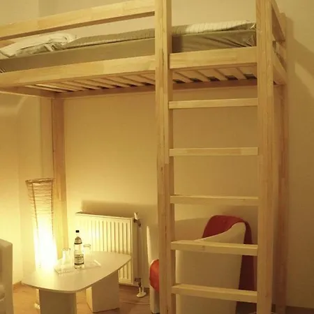 Living In The Box Hostel Berlin