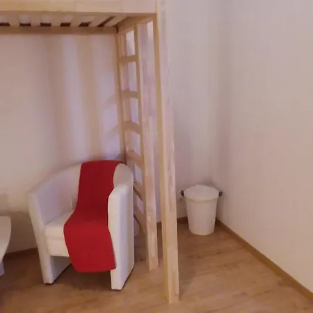 Vandrarhem Living In The Box *