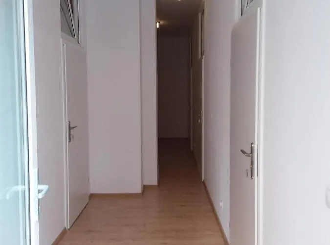 Living In The Box Berlín